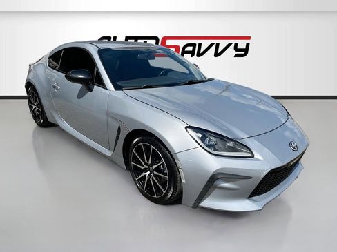 Used 2023 Toyota GR86 image 1