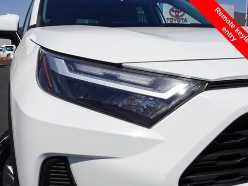 Used 2022 Toyota RAV4 XLE image 7