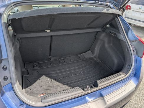 Used 2013 Hyundai Elantra GT FWD image 6