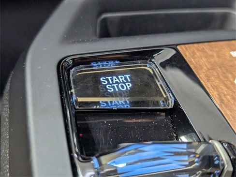 Used 2022 BMW iX xDrive50 w/ Premium Package image 23