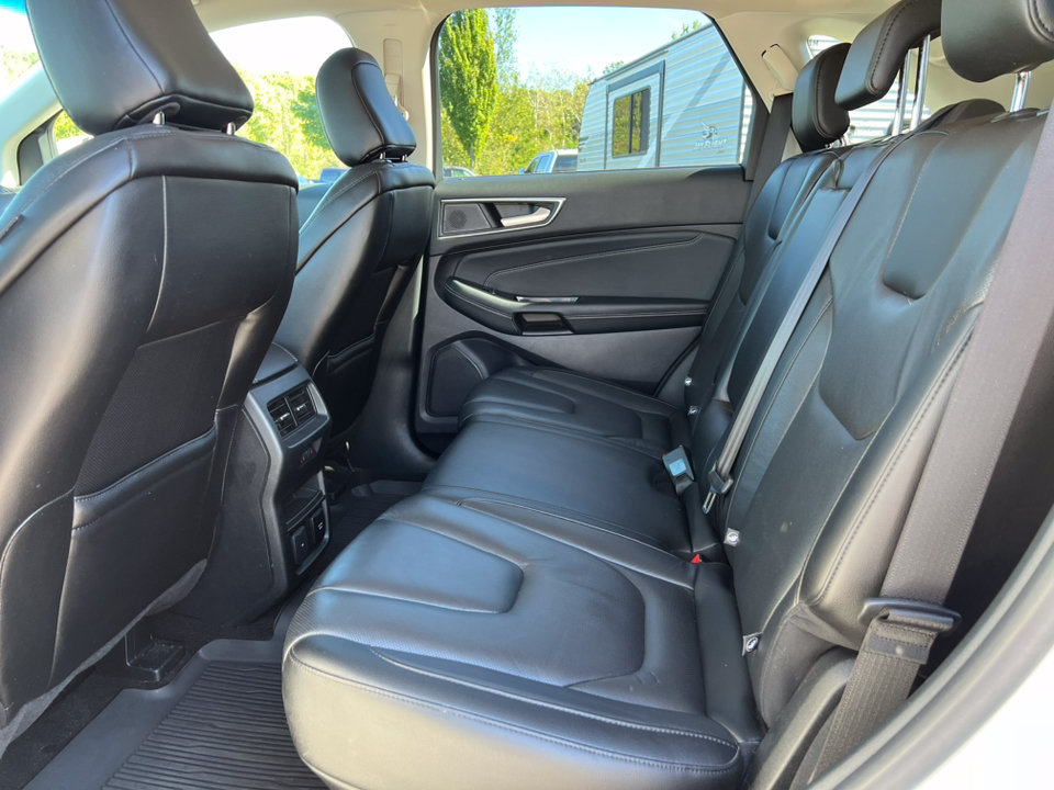 Used 2020 Ford Edge Titanium w/ Equipment Group 301A AWD/4WD image 4