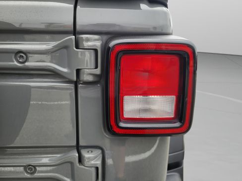 Used 2021 Jeep Wrangler Unlimited Sport image 18