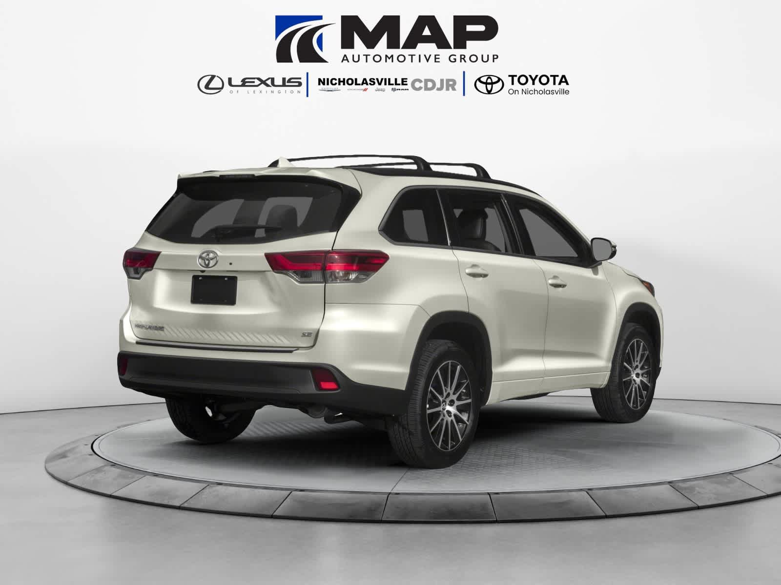 Used 2019 Toyota Highlander XLE AWD/4WD image 2