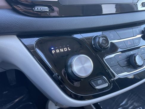 Used 2024 Chrysler Voyager LX image 13