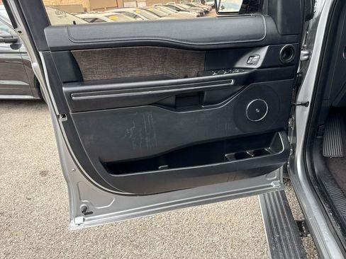 Used 2020 Ford Expedition Max Limited RWD image 15