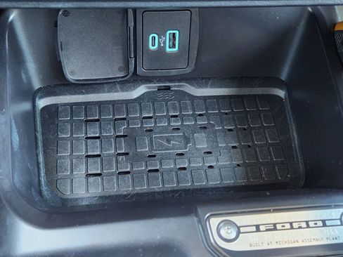 Used 2024 Ford Bronco Badlands image 15