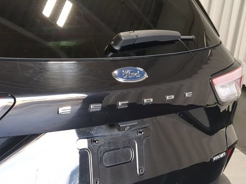 Used 2021 Ford Escape SEL w/ Technology Package AWD/4WD image 16