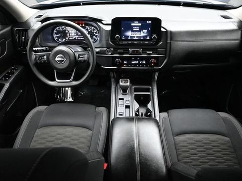 Used 2023 Nissan Pathfinder S FWD image 13
