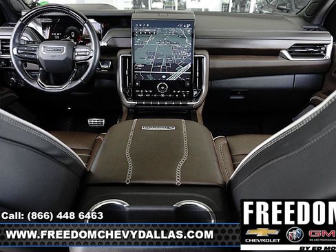 Used 2025 GMC Yukon XL Denali Ultimate AWD/4WD image 7
