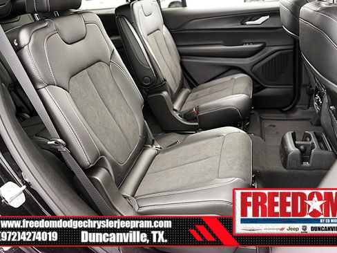 New 2024 Jeep Grand Cherokee L Altitude image 17