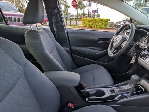 Used 2022 Toyota Corolla LE image 19