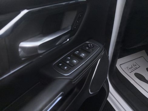 Used 2024 RAM 1500 Laramie image 15