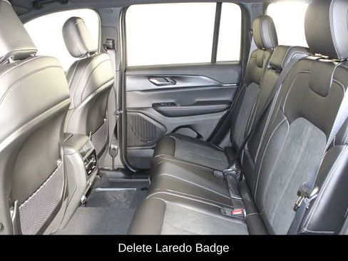 New 2025 Jeep Grand Cherokee Altitude image 11