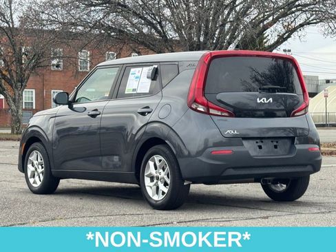 Used 2022 Kia Soul LX w/ Technology Package image 6
