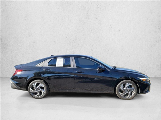 Used 2025 Hyundai Elantra Sport w/ Cargo Package FWD image 4