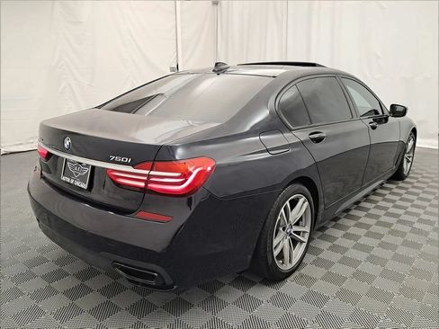 Used 2019 BMW 750i xDrive w/ M Sport Package AWD/4WD image 4