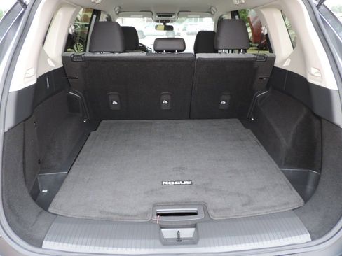 Certified 2023 Nissan Rogue SV FWD image 20