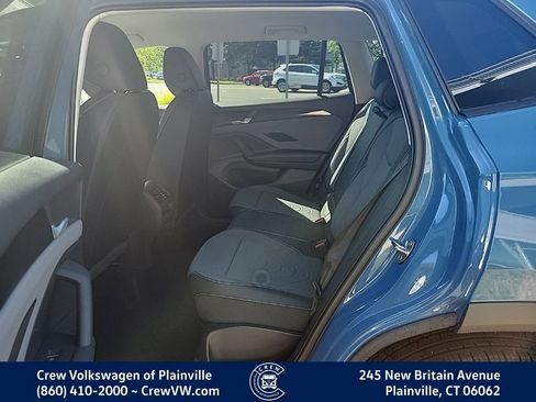 New 2025 Volkswagen Tiguan SE image 8