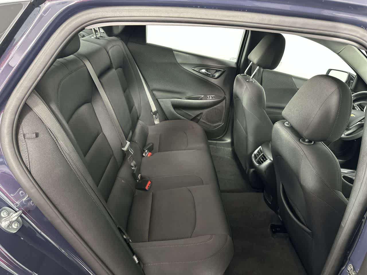 Used 2025 Chevrolet Malibu LT FWD image 20