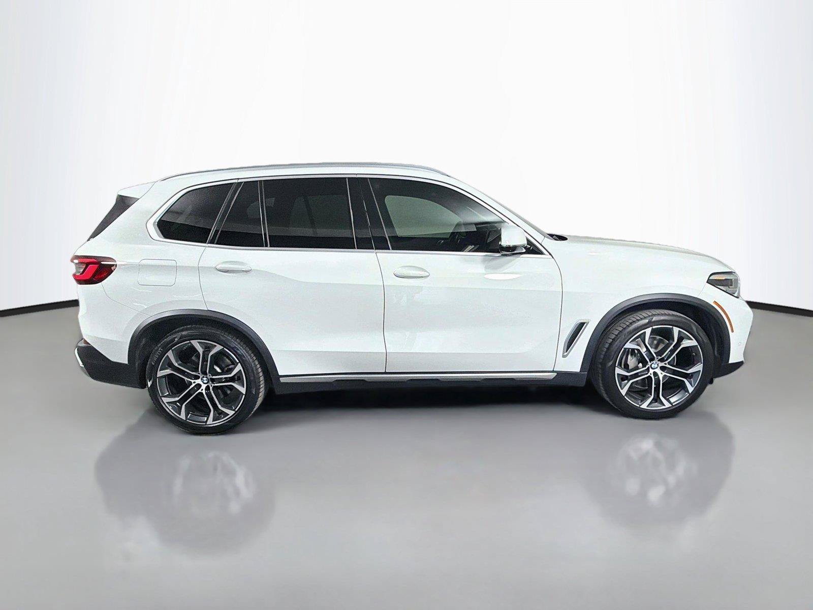 Used 2021 BMW X5 xDrive45e w/ Parking Assistance Package AWD/4WD image 5