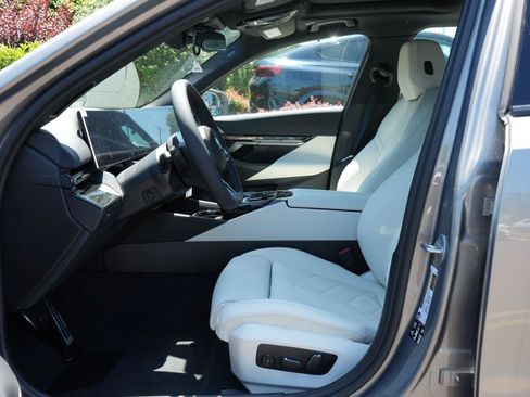 New 2027 BMW 530i xDrive w/ M Sport Package AWD/4WD image 2