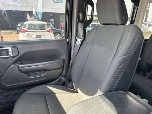 Used 2022 Jeep Wrangler Unlimited Sport image 15