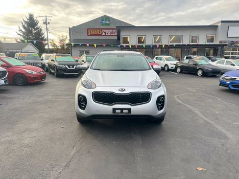 Used 2018 Kia Sportage LX image 2