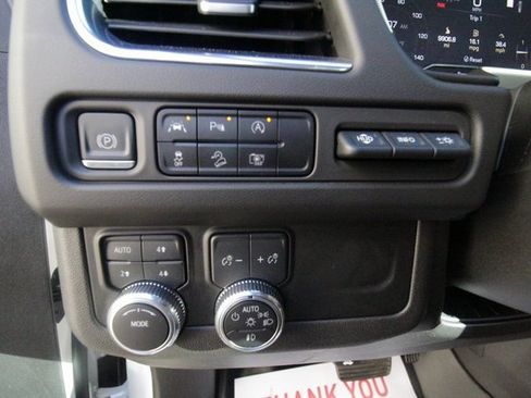 Used 2023 GMC Yukon XL AT4 w/ Technology Package image 25