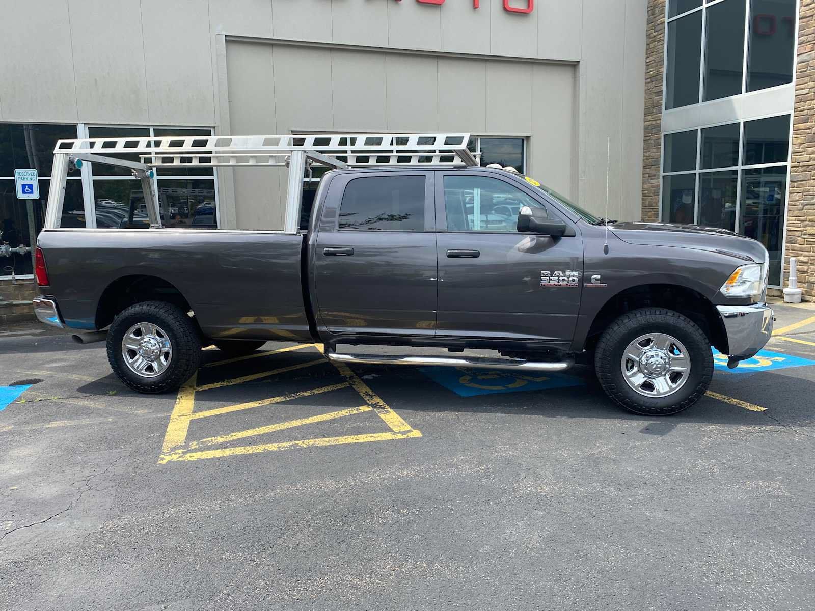 Used 2018 RAM 3500 Tradesman w/ Chrome Appearance Group AWD/4WD image 14