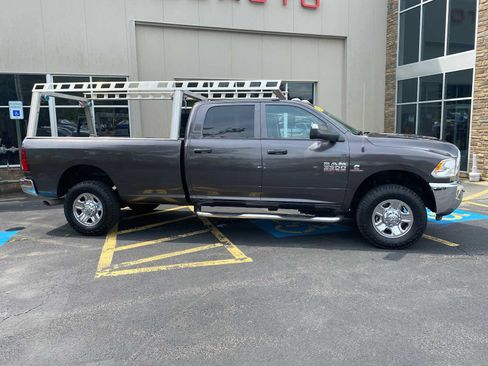 Used 2018 RAM 3500 Tradesman w/ Chrome Appearance Group AWD/4WD image 14