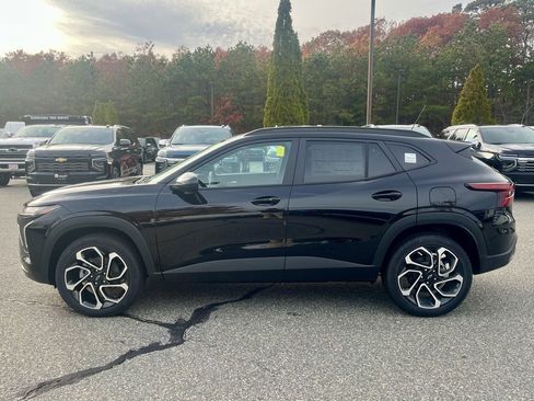 New 2026 Chevrolet Trax RS w/ Driver Confidence Package image 2