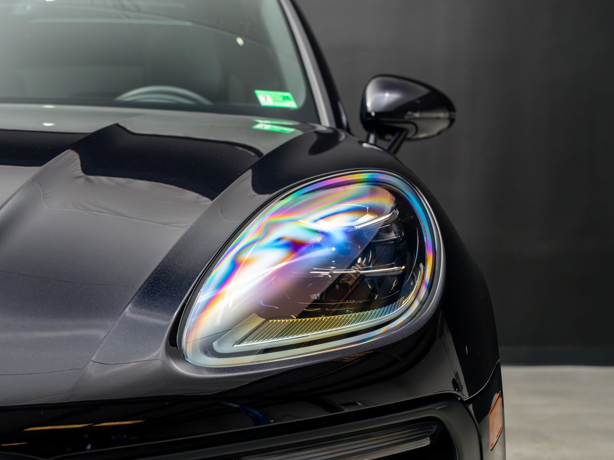 Certified 2025 Porsche Macan AWD/4WD image 11