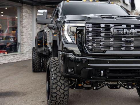 Used 2026 GMC Sierra 3500 Denali Ultimate image 11