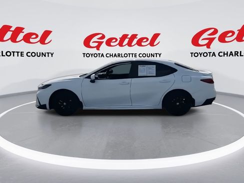 Used 2026 Toyota Camry SE image 5