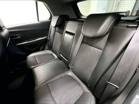 Used 2018 Chevrolet Trax LT w/ LT Convenience Package image 27