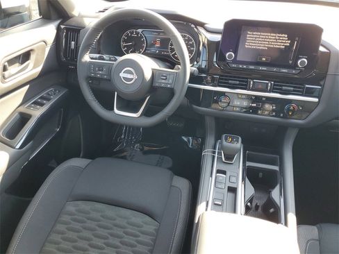 New 2025 Nissan Pathfinder SV w/ Black Appearance Package image 7