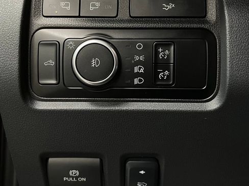 Used 2024 Ford F250 Lariat w/ Lariat Ultimate Package AWD/4WD image 33