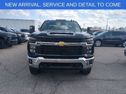 Used 2024 Chevrolet Silverado 2500 LT AWD/4WD image 12