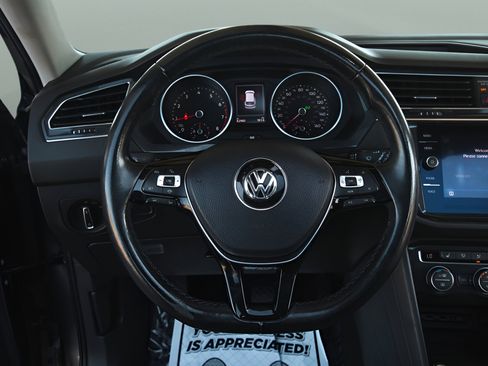 Used 2019 Volkswagen Tiguan SE w/ Panoramic Sunroof Package image 20