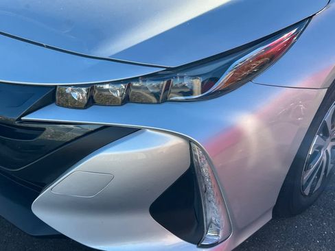 Used 2021 Toyota Prius Prime LE FWD image 11
