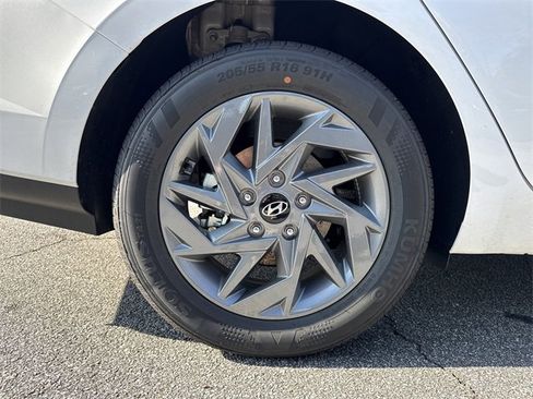 New 2026 Hyundai Elantra Blue image 17