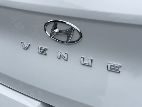 New 2026 Hyundai Venue SEL FWD image 19