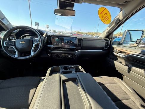 Used 2024 Chevrolet Silverado 2500 LT image 14