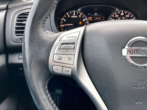 Used 2016 Nissan Altima 2.5 SL w/ Moonroof Package image 18