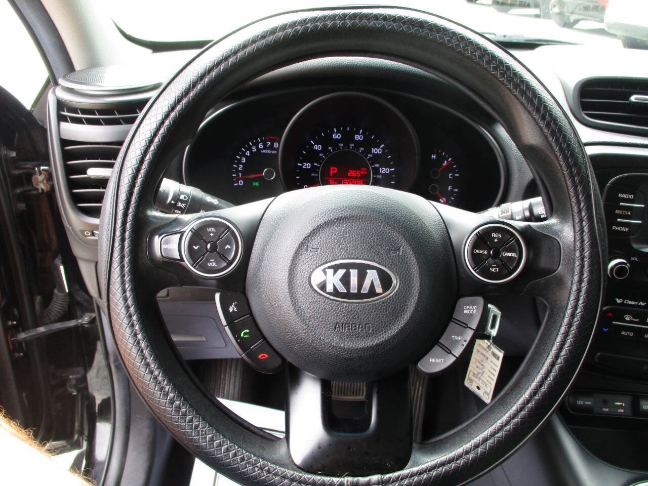 Used 2017 Kia Soul + FWD image 15