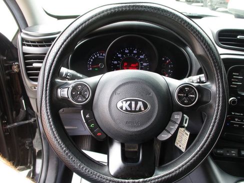 Used 2017 Kia Soul + FWD image 15