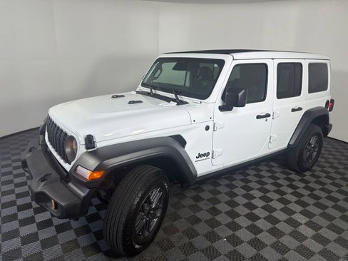 Used 2025 Jeep Wrangler Unlimited Sport AWD/4WD image 11