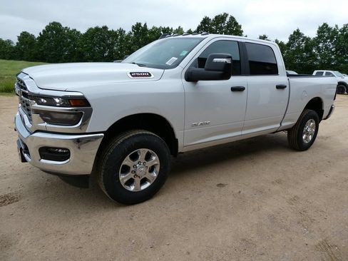 New 2026 RAM 2500 Big Horn AWD/4WD image 9