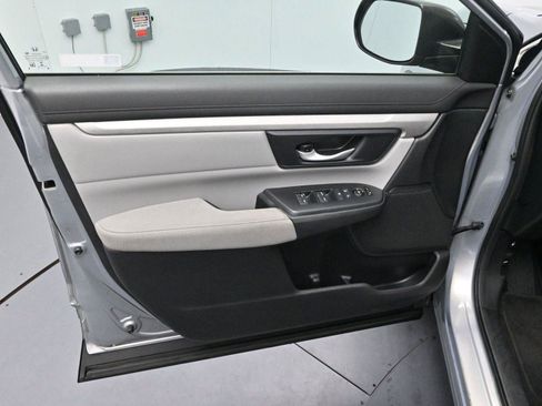 Used 2019 Honda CR-V LX image 9