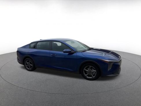 Used 2025 Kia K4 FWD image 2